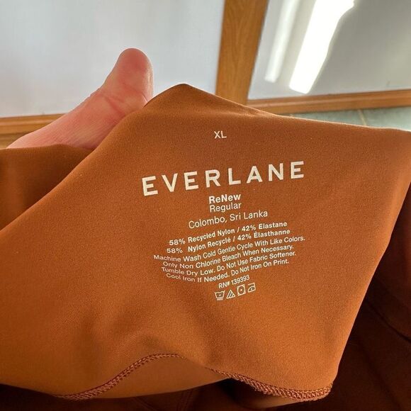 Everlane ReNew High Waisted Legging In The Color Amber - Picture 7 of 8